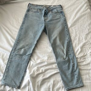 Levi’s wedgie cropped light denim